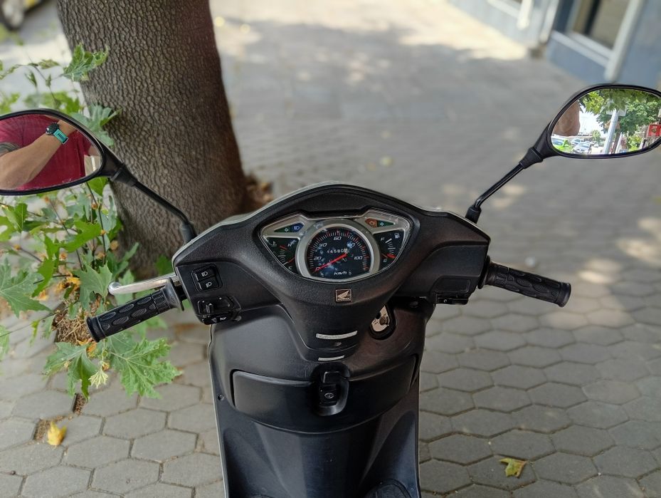 Скутер Honda lead 110