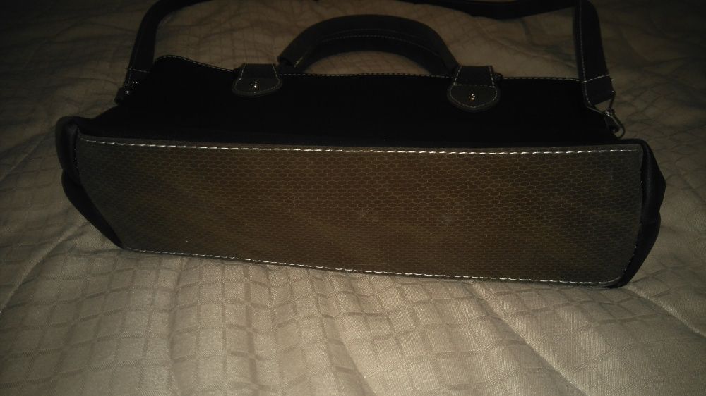 Черна дамска чанта