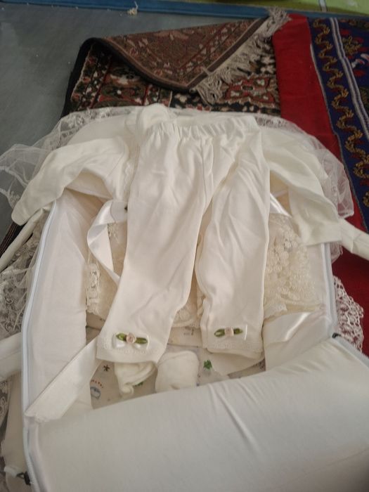 Конверт выпыска радом