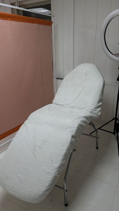 Кушетка вместе с чехлом