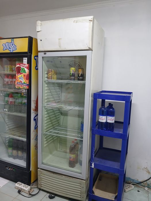 Витринный холодильник