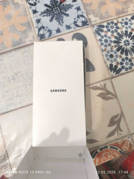Продавам Samsung Galaxy A17