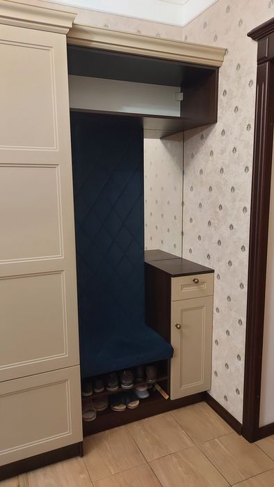 Продам шкаф для прихожей.