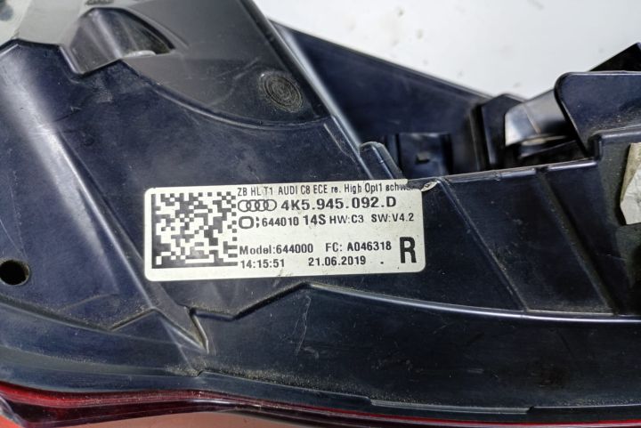 Stop tripla dreapta  4K5945092D Audi A6 C8