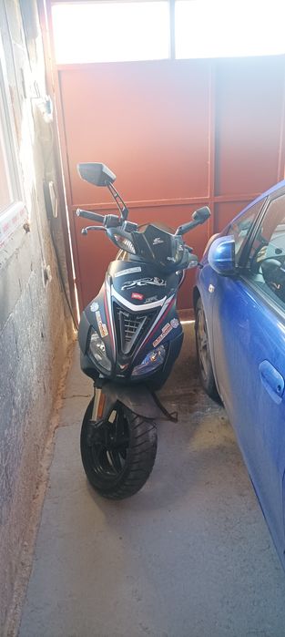 Aprilia SR 50 R скутер Априлия СР 50 нов внос