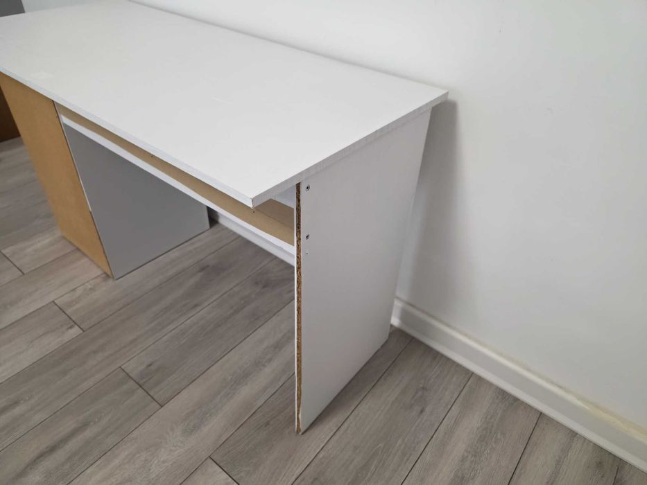 Birou reconditionat alb cu 3 sertare | Stare bună | 122x55x75 cm | Ideal pentru birou sau cameră