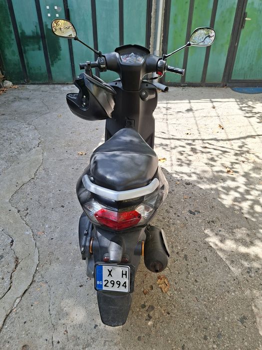 Продавам скутер Пежо 50 кубика, 1250 Евро.Варна