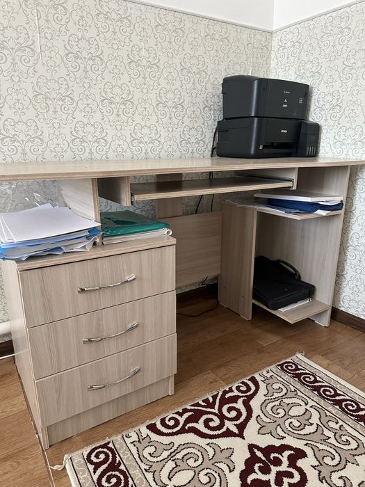 Компьютерный стол