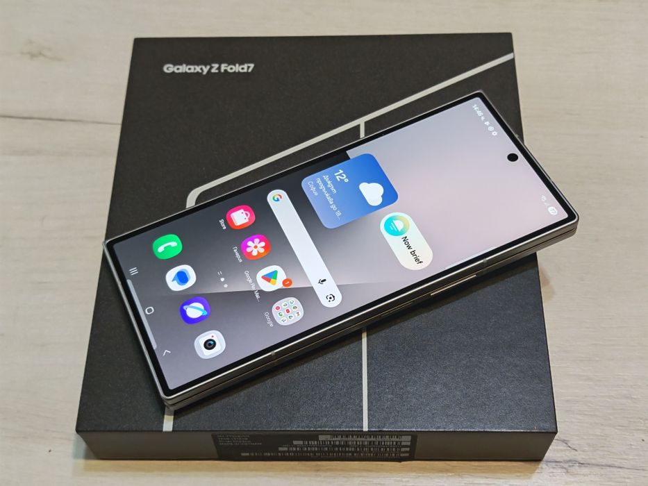 Като нов Samsung Galaxy Z Fold7 256 GB Гаранция