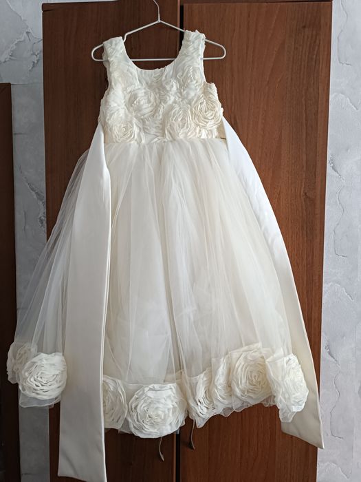 Продам платье на девочку.