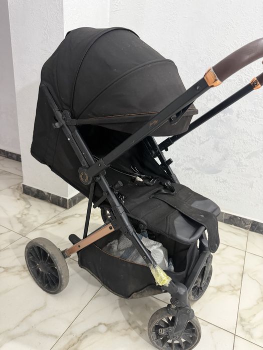 Коляска детская черная