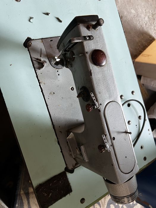 Швейная машина универсальная