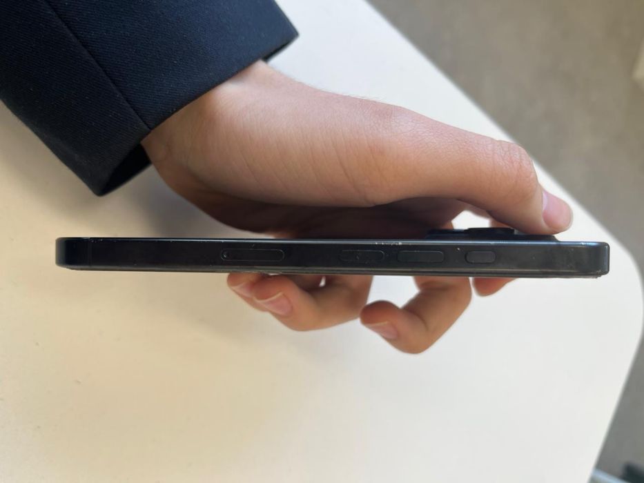 iphone 16 pro продам