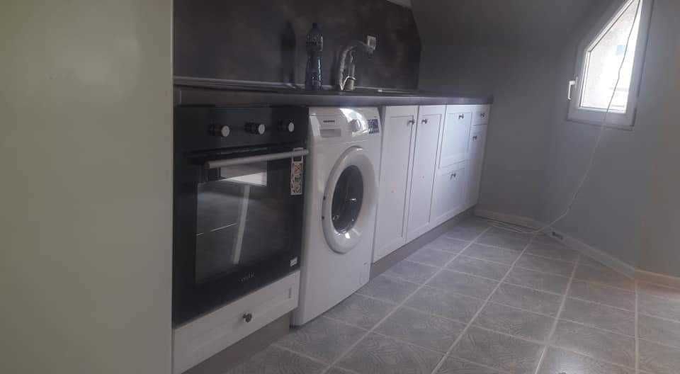 Дава се под наем Тристаен апартамент в Бургас, Зорница - 80 кв.м за 255 € - Снимка #6