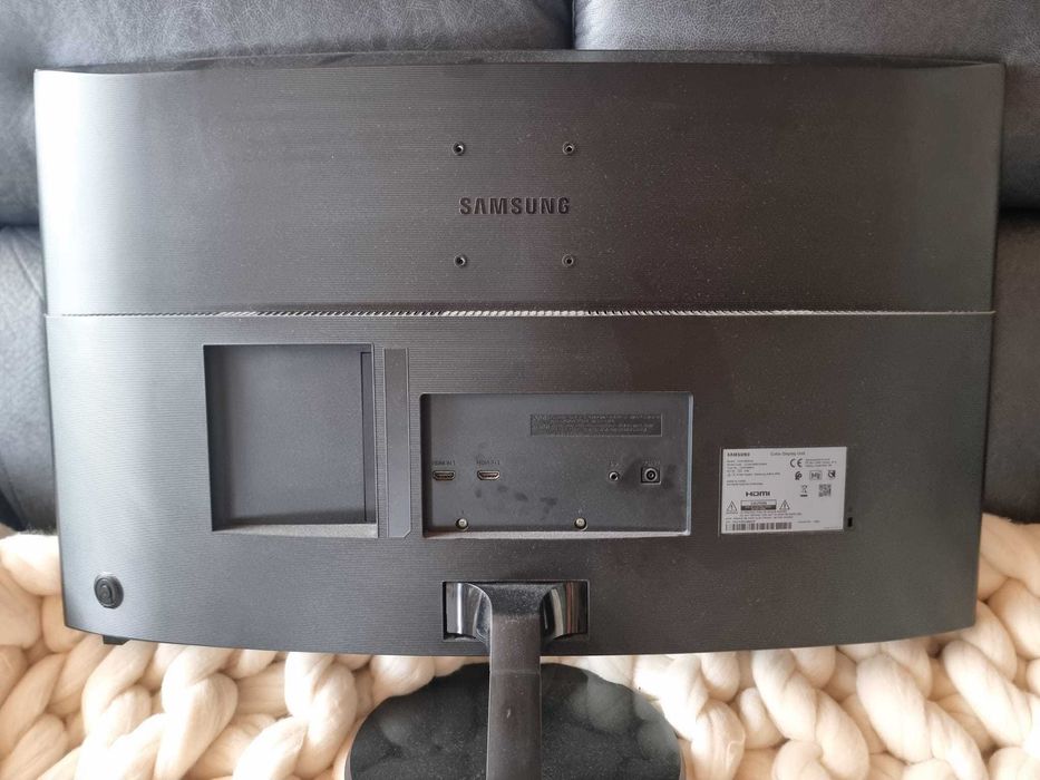 32" FHD Monitor Curbat Samsung