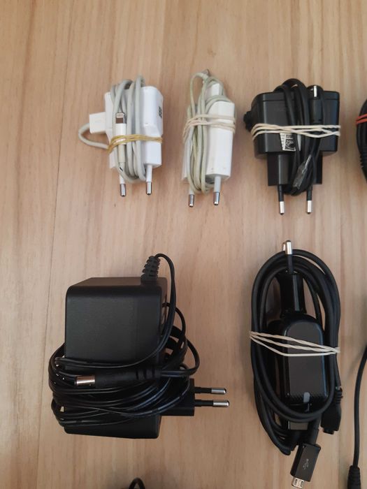 Зарядни у-ва, адаптери, слушалки и кабел