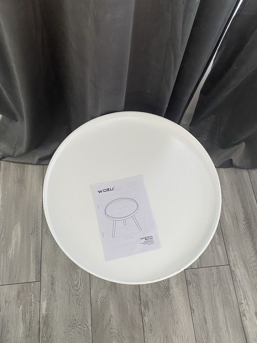 Кръгла помощна масичка