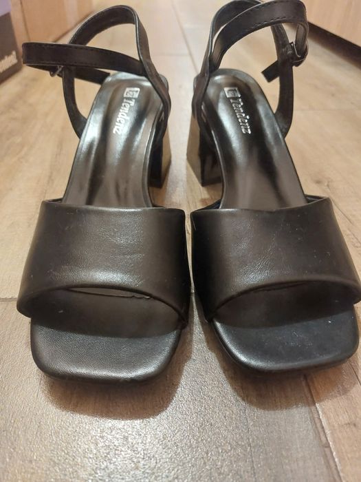 Сандали на ток Tendenz