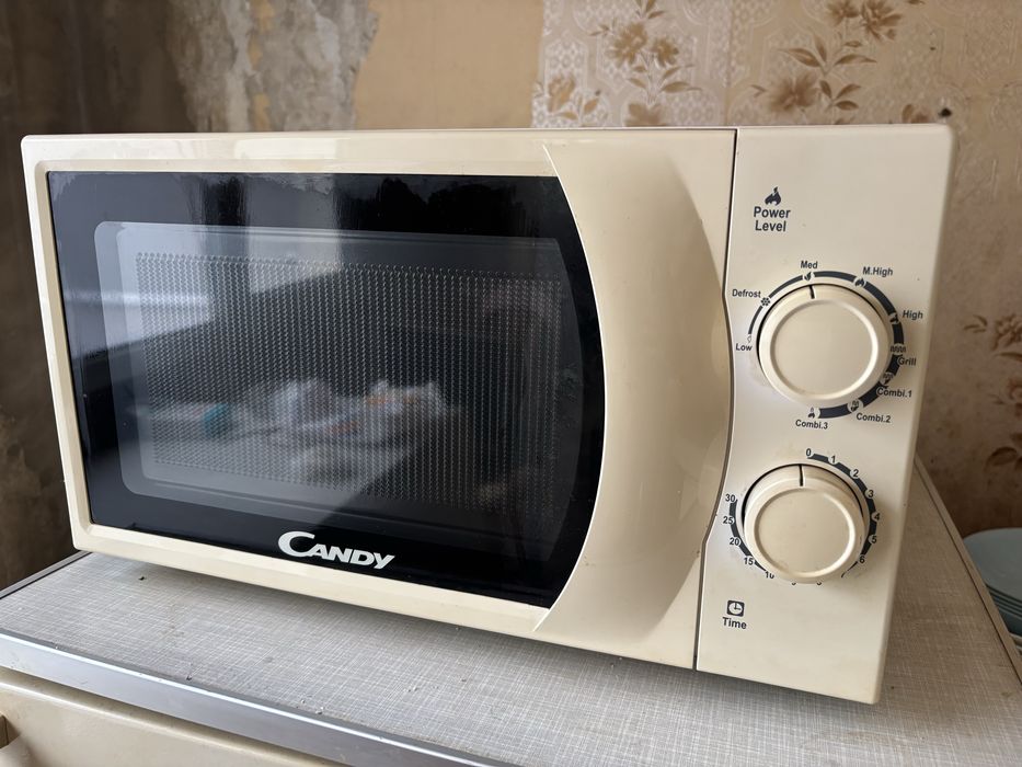 Микровълнова с грил Candy
