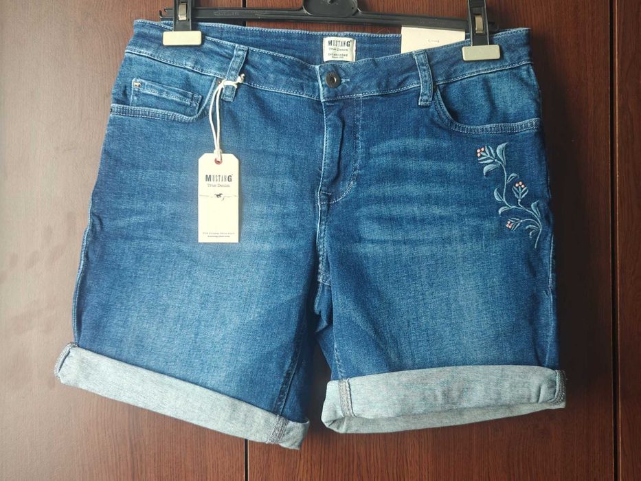 Jeans scurti Mustang