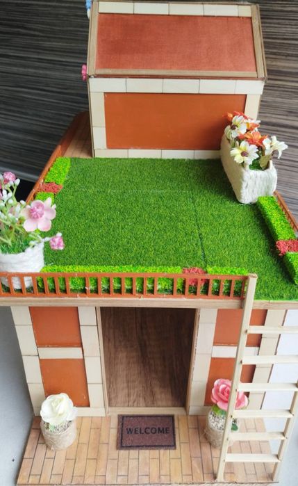 Дървена къща за кукли