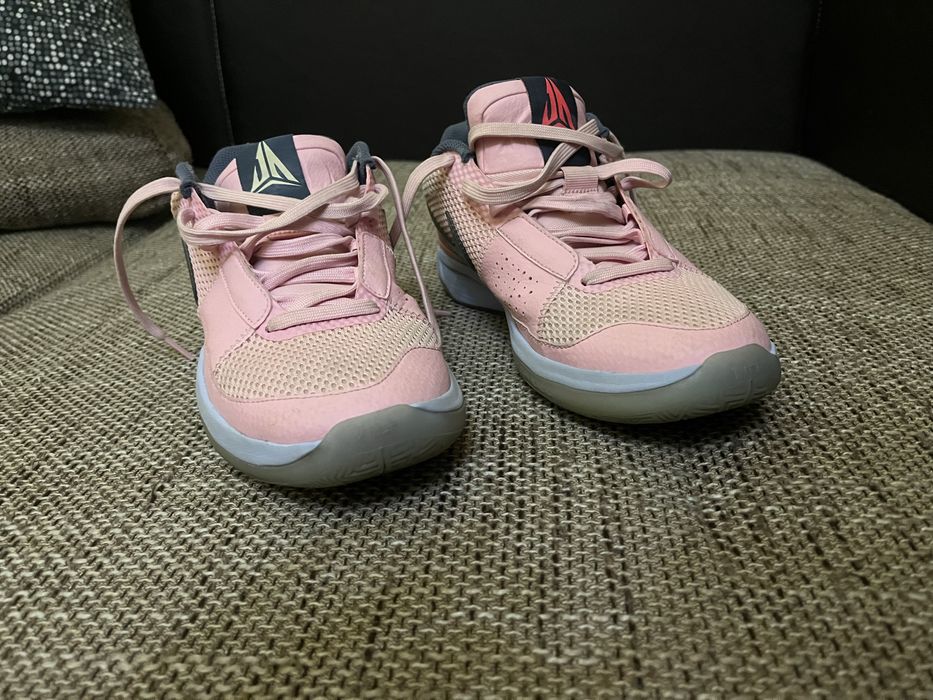 Ja morant 1 ……….