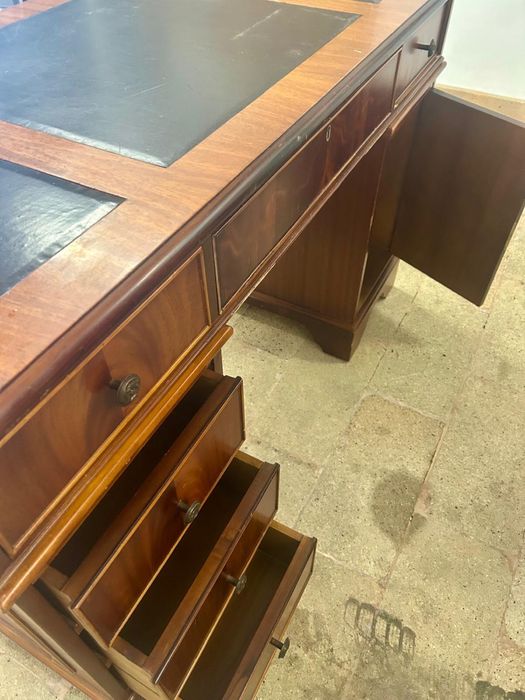 Birou Lemn Masiv cu Piele