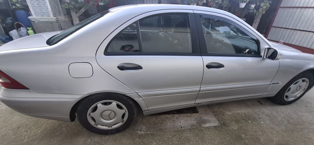 Mercedes-Benz C 180