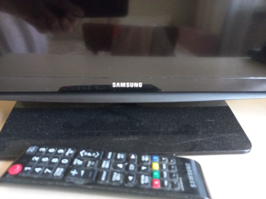 Продам телевизор Samsung диагональ 80