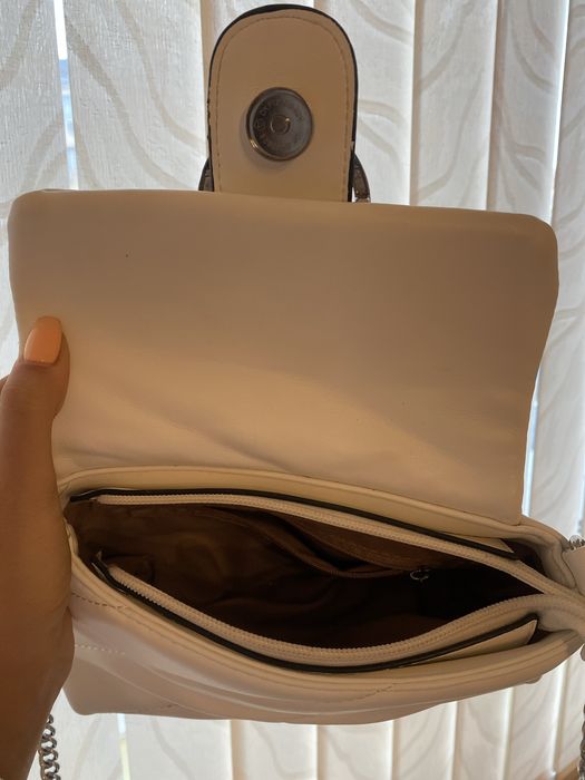 Бяла женска чанта Pinko