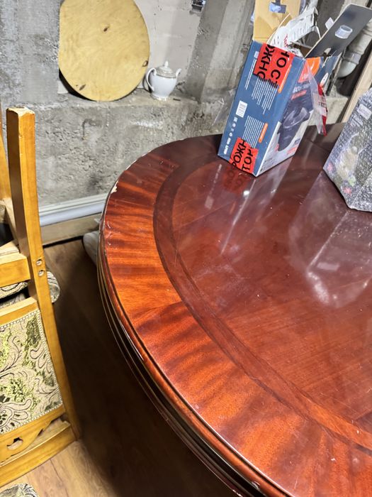 Стол гостиный и стулья