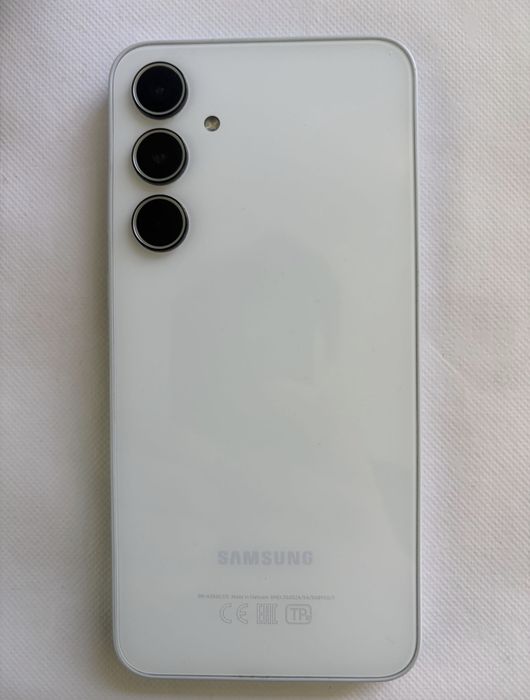 Samsung A35 продам