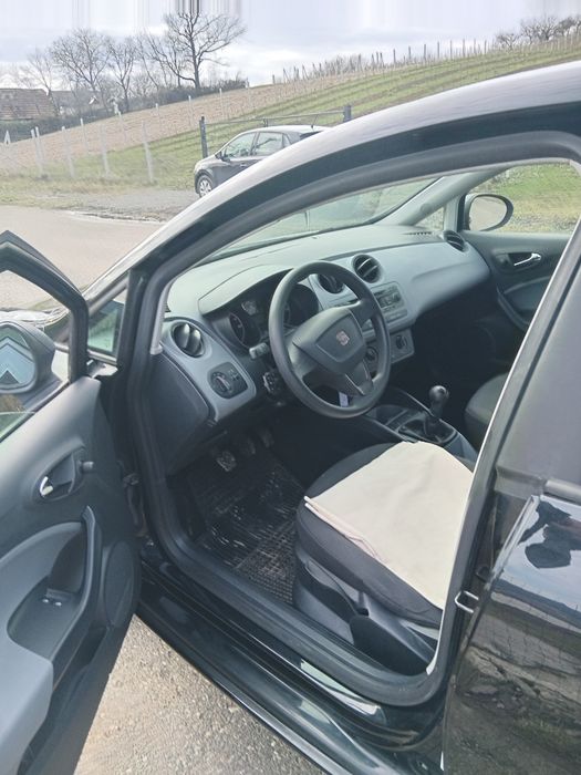 Vand sau schimb Seat ibiza 2013 1.4 benzina