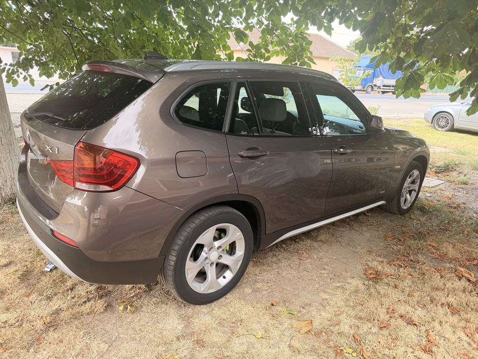 BMW X1 2011 — imagine 2