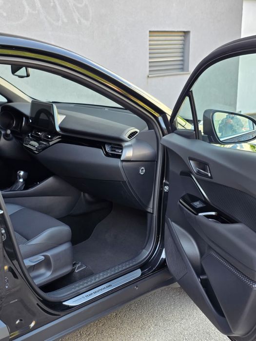 Toyota C-HR 2.0 Hybrid 2022  Deutschland
