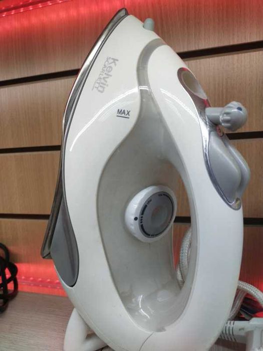 УТЮГ Scarlett SC-1138S