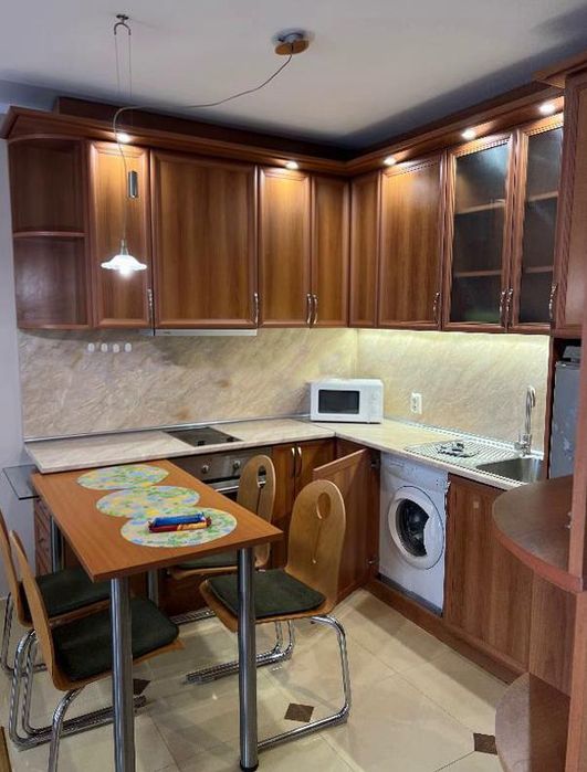 Дава се под наем Тристаен апартамент в Пловдив, Кършияка - 93 кв.м за 600 € - Снимка #1