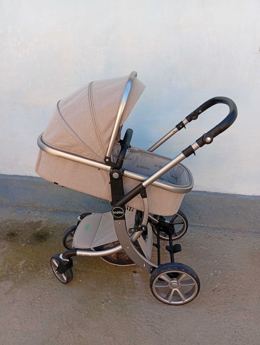 Продается абсолютно в отличном состоянии коляска комплект