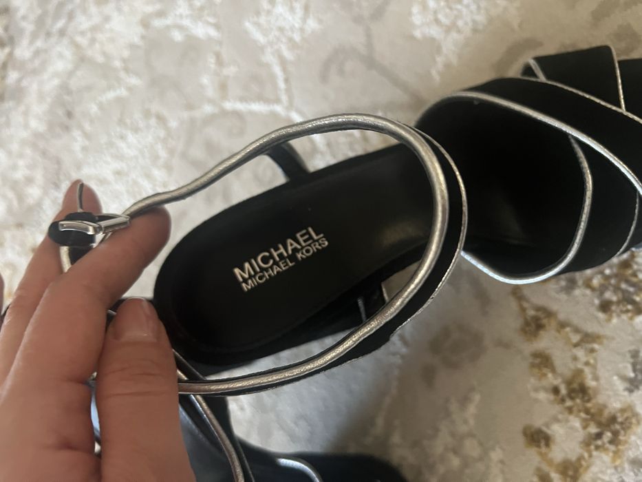 Босоножки Michael Kors