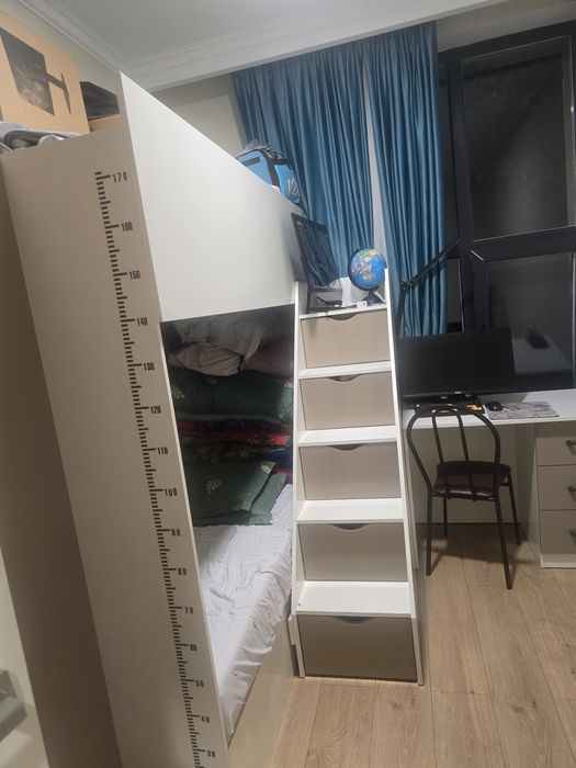 Детский кровать и письменный стол