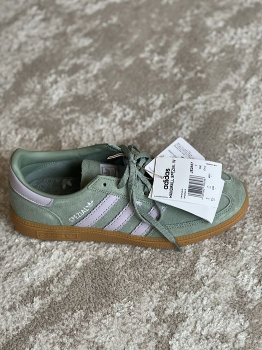 Кроссовки адидас spezial