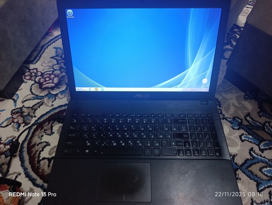Notebook Asus sotiladi