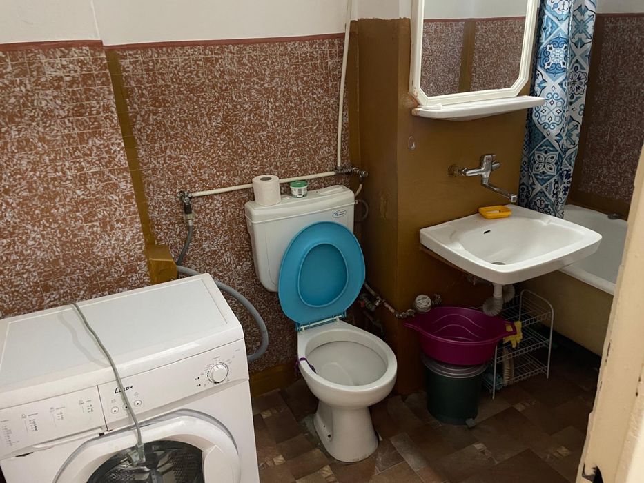 Inchiriez garsoniera . Strada Pasunii , cartier Micalaca .