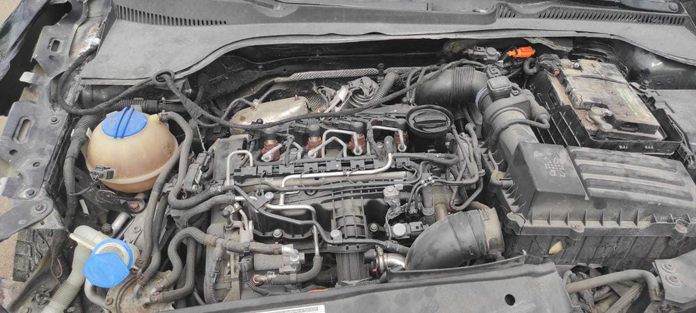 Dezmembrez Volkswagen Golf 6 2.0TDi Cod CFF 2011 break