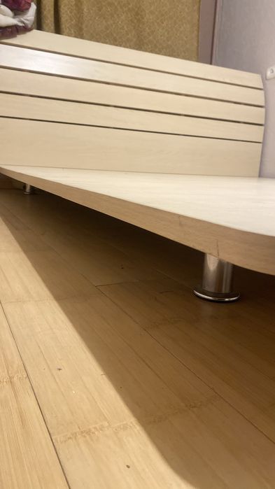 Кровать с матрасом