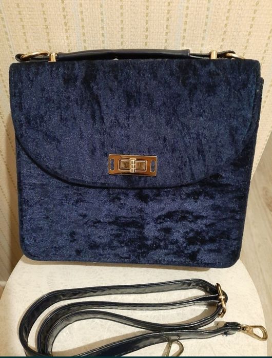 Продам сумку 1 000