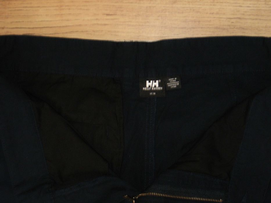 HELLY HANSEN оригинални нови панталони 38