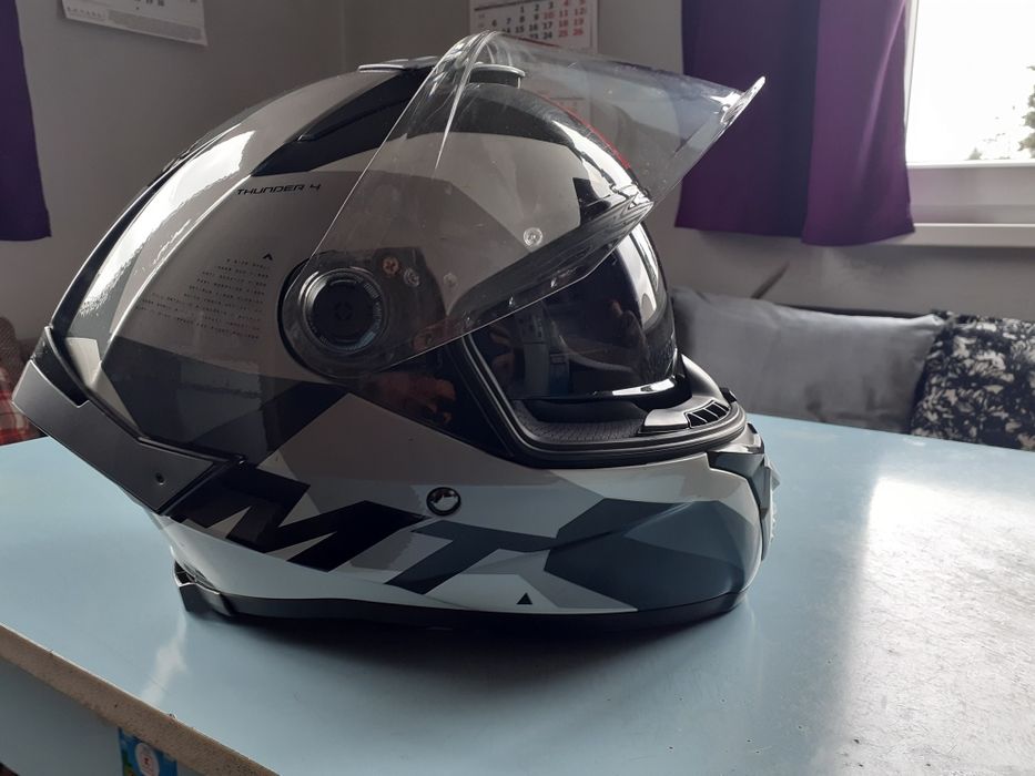 Каска MT Thunder 4