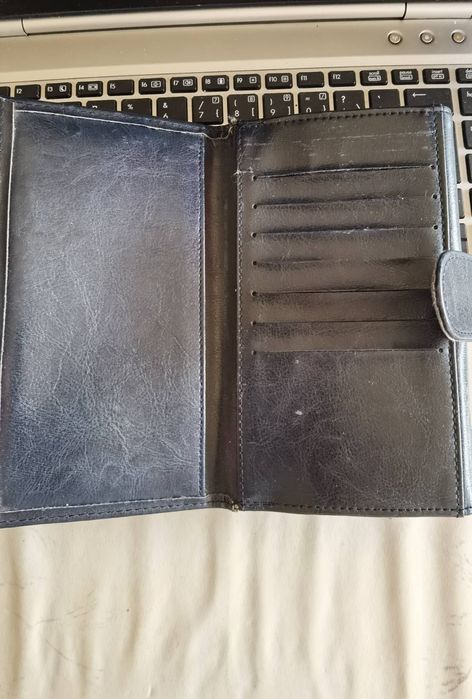 Портмонета естествен материал