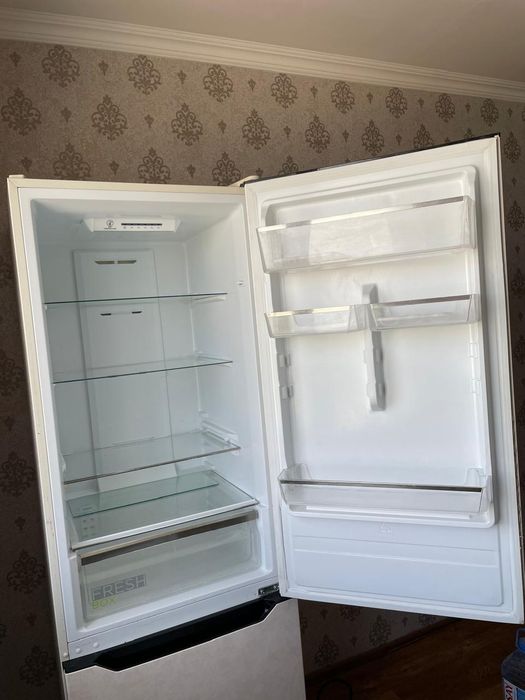Холодильник  срочно продам
